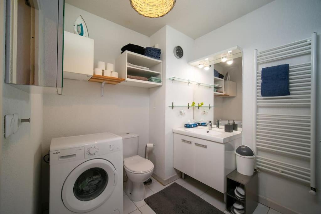 Fully Equipped Apartment With Terrace Sleeps 4 มาร์กเซย ภายนอก รูปภาพ