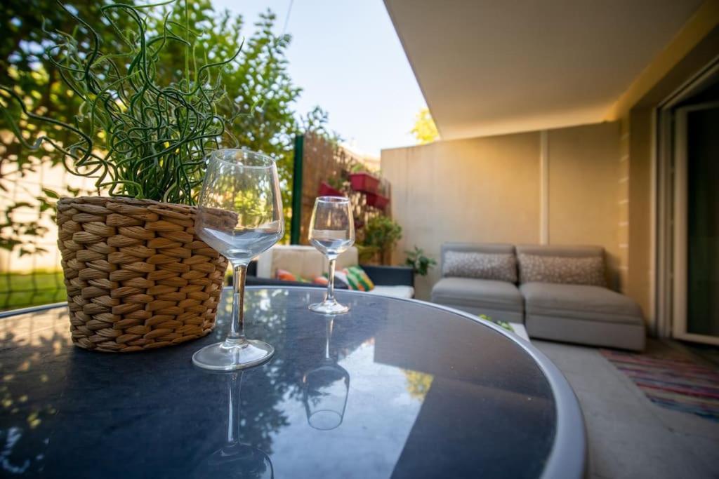 Fully Equipped Apartment With Terrace Sleeps 4 มาร์กเซย ภายนอก รูปภาพ